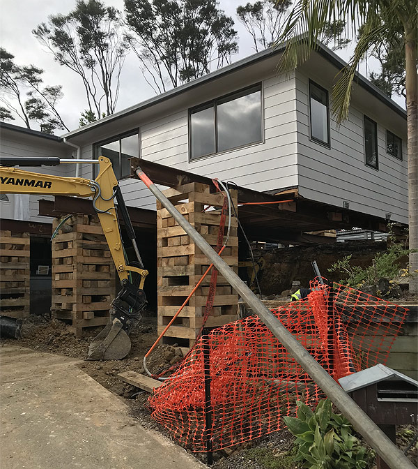 Prooping House propping company Auckland & NZ-wide: 0508 LIFTERS
